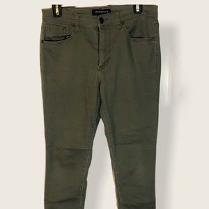 Aeropostale High-Wasted Jeggings. 10 Reg Female.